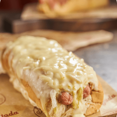 Perro gemelo gratinado